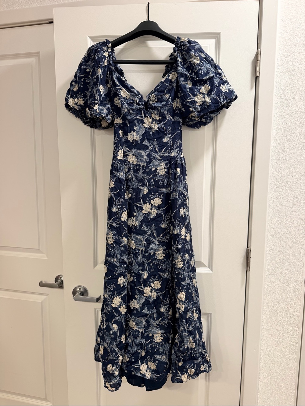 Abercrombie & Fitch Navy and White Floral Maxi Dress with Puff Sleeves